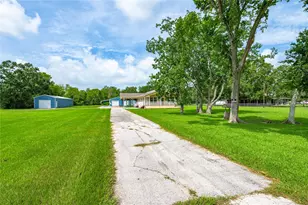 5710 County Rd 166, Alvin, TX 77511 - Photo 3