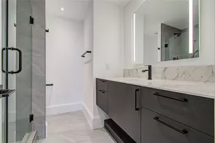 1701 Hermann Dr, Houston, TX 77004 - Photo 15