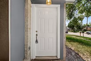 2714 S Brompton Dr, Pearland, TX 77584 - Photo 5