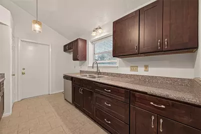 2714 S Brompton Drive, Pearland, TX 77584 - Photo 13