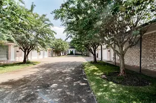 5629 Winsome Ln, Houston, TX 77057 - Photo 1
