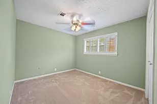 2210 Gray Falls Dr, Houston, TX 77077 - Photo 17