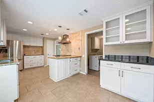 2210 Gray Falls Dr, Houston, TX 77077 - Photo 13