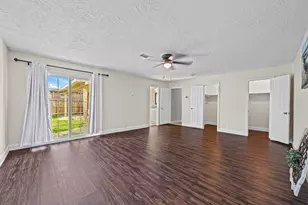 2210 Gray Falls Dr, Houston, TX 77077 - Photo 21