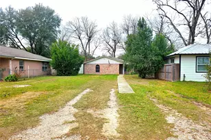 418 Texas St, Tomball, TX 77375 - Photo 21