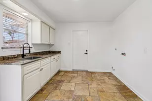 7114 Bayou Forest Dr, Houston, TX 77088 - Photo 27