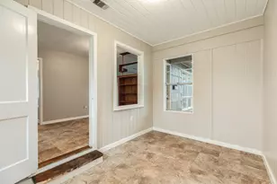 103 Palm Ln, Lake Jackson, TX 77566 - Photo 11