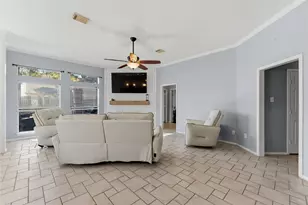 7610 Limber Bough Dr, Humble, TX 77346 - Photo 9