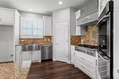 610 S Shady Lane, La Porte, TX 77571 - Photo 15