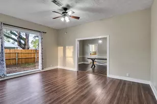 414 N Ave C St, Humble, TX 77338 - Photo 9