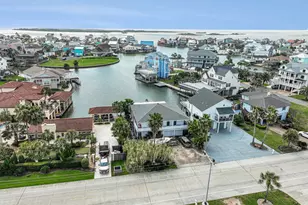 1435 Tiki Dr, Tiki Island, TX 77554 - Photo 3