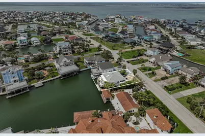 1435 Tiki Drive, Tiki Island, TX 77554 - Photo 9