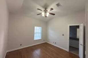 1108 W 22nd St, Houston, TX 77008 - Photo 5