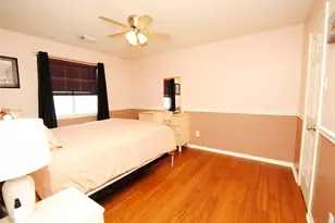 9723 Therrell Dr, Houston, TX 77064 - Photo 25