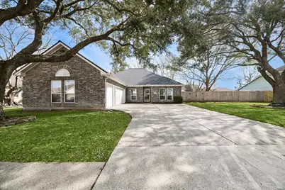 806 Charles Place, Baytown, TX 77521 - Photo 1