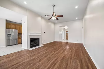 806 Charles Place, Baytown, TX 77521 - Photo 5