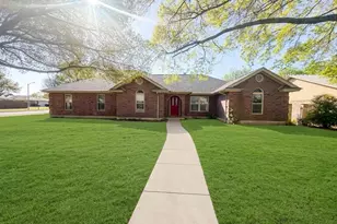 1634 Sunnybrook Dr, New Braunfels, TX 78130 - Photo 1