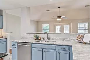 17031 Lighthouse View Dr, Friendswood, TX 77546 - Photo 19