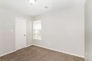 4906 N Cancun Dr, Houston, TX 77045 - Photo 13