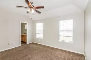 4906 N Cancun Dr, Houston, TX 77045 - Photo 9