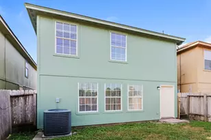 4906 N Cancun Dr, Houston, TX 77045 - Photo 17