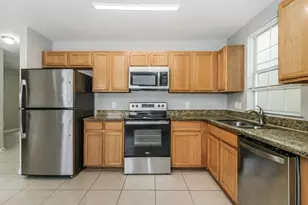 4906 N Cancun Dr, Houston, TX 77045 - Photo 7