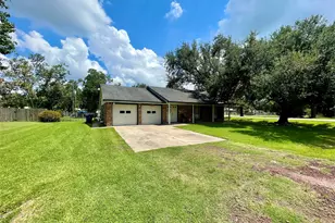 63 Ivy Ct, Jones Creek, TX 77541 - Photo 3