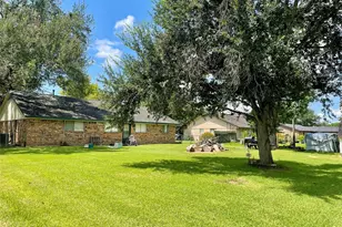 63 Ivy Ct, Jones Creek, TX 77541 - Photo 31