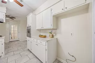 435 Rolling Wood Rd, Baytown, TX 77520 - Photo 13