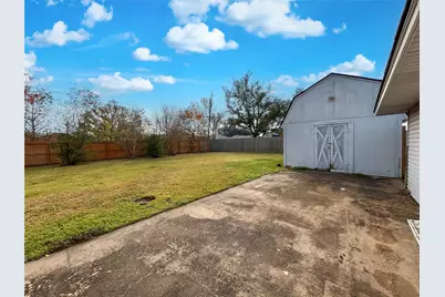 6132 Fox Ridge Drive, Angleton, TX 77515 - Photo 23