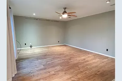 6132 Fox Ridge Drive, Angleton, TX 77515 - Photo 9