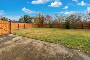 6132 Fox Ridge Dr, Angleton, TX 77515 - Photo 25