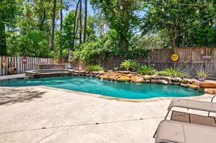 18 Cloud Bank Pl, The Woodlands, TX 77382 - Photo 1