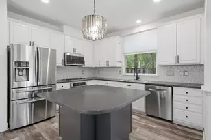 18 Cloud Bank Pl, The Woodlands, TX 77382 - Photo 9