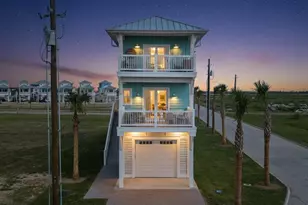 805 Flip Flop Wy, Crystal Beach, TX 77650 - Photo 1