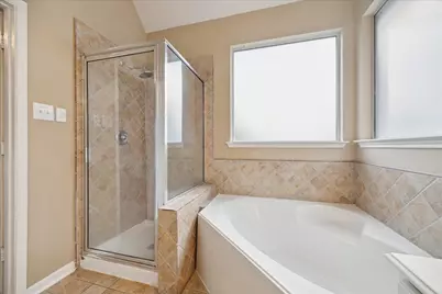 11215 Royce Palms Drive, Houston, TX 77042 - Photo 15