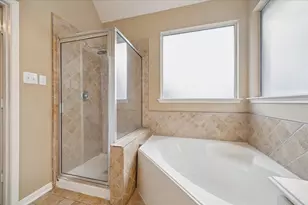 11215 Royce Palms Dr, Houston, TX 77042 - Photo 15