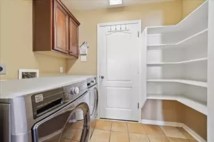 11215 Royce Palms Dr, Houston, TX 77042 - Photo 21