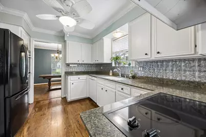 7802 Bellerive Drive, Houston, TX 77036 - Photo 11