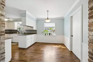 7802 Bellerive Dr, Houston, TX 77036 - Photo 9