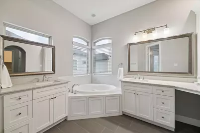 5743 Kiam Street #F, Houston, TX 77007 - Photo 17