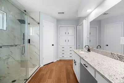 2926 Meadowcreek Drive, Missouri City, TX 77459 - Photo 25