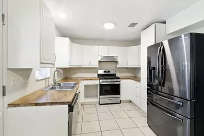 15222 E Hutchinson Circle, Houston, TX 77071 - Photo 7