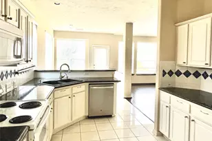 4911 Knights Branch Dr, Sugar Land, TX 77479 - Photo 5