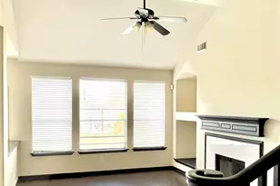 4911 Knights Branch Dr, Sugar Land, TX 77479 - Photo 9
