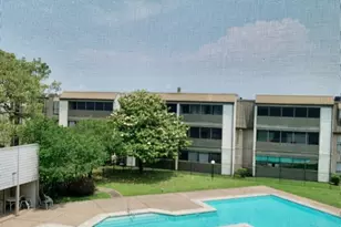 3055 Walnut Bend Ln, Houston, TX 77042 - Photo 15