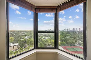 651 Bering Dr, Houston, TX 77057 - Photo 15