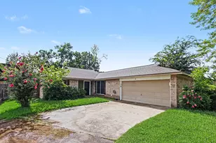 7307 Willow Oak Dr, Baytown, TX 77521 - Photo 3