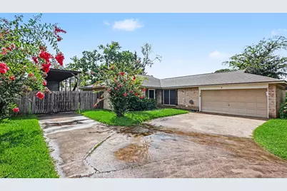 7307 Willow Oak Drive, Baytown, TX 77521 - Photo 1