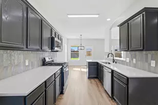 8311 Rusty Blackhaw Ln, Baytown, TX 77523 - Photo 9